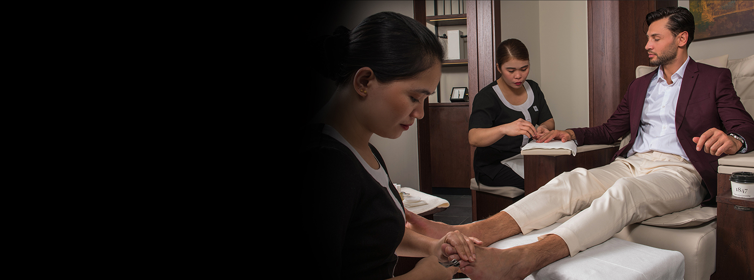 How Regular Manicures And Pedicures Prevent Nail Issues